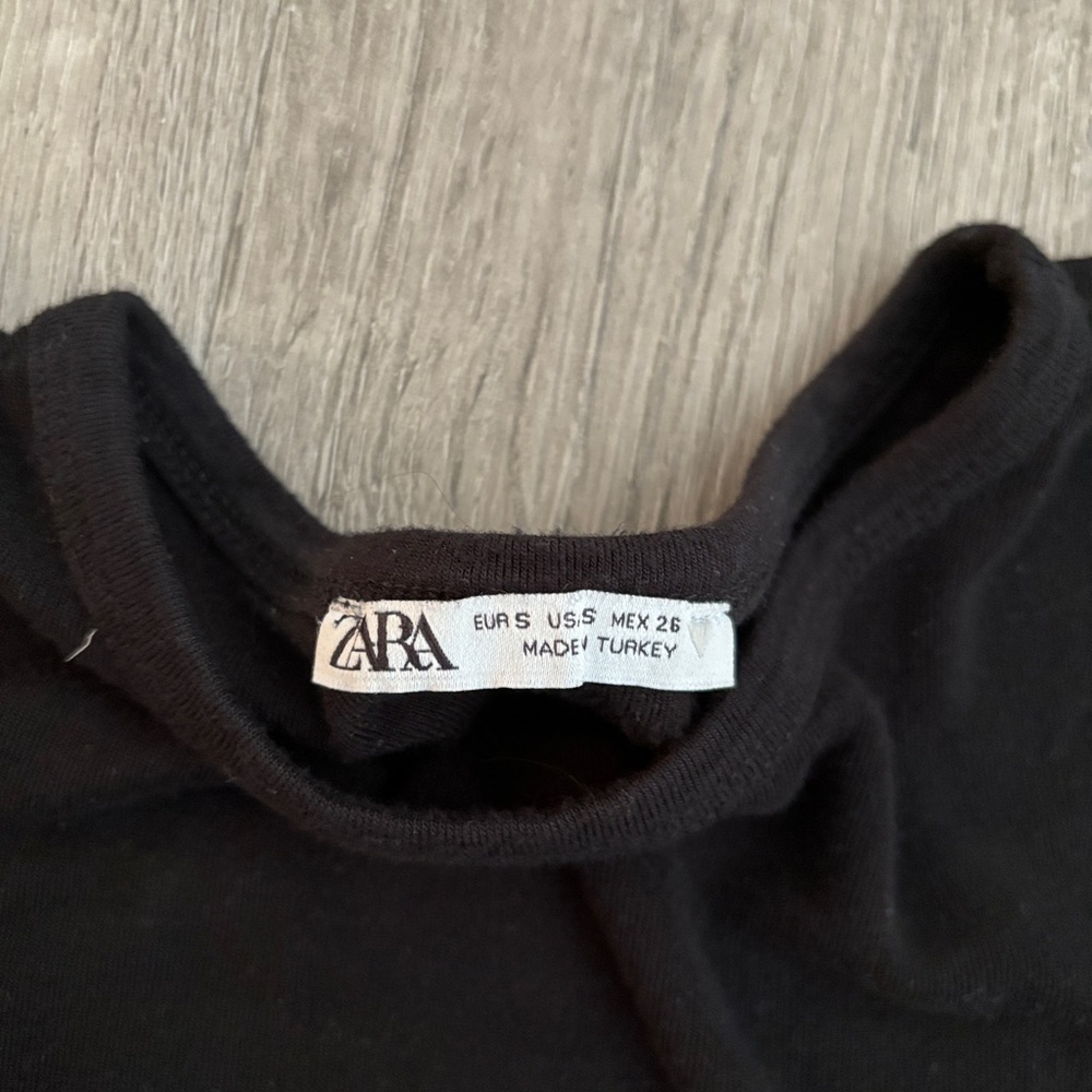 ZARA | basic baby tee - Picture 2 of 2